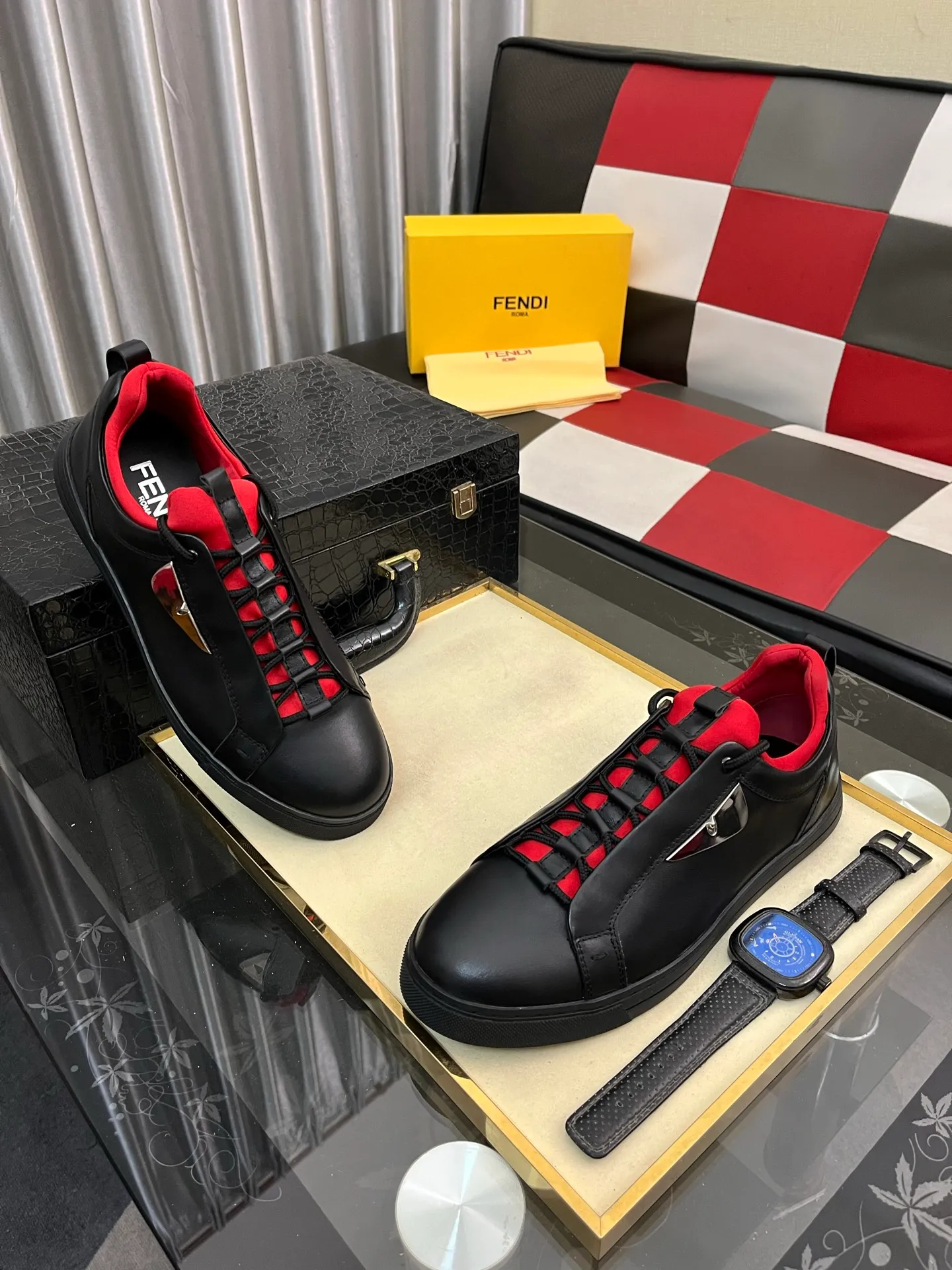 Men's Men's Shoes 💰: 420⌚️⌚️[Fendi] Fendi's latest high-top casual shoes for men! Available at counters simultaneously! A one-to-one replica of the original. The surface is made of imported high-tech waterproof mesh, the interior is made of first-layer water-dyed cowhide, and the original factory-supplied rubber outsole is used. Leading new fashion concepts. Matching code: 38-442️⃣Colors available
